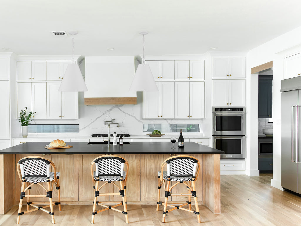 Crystorama Crystorama Brian Patrick Flynn Alston 3 Light Matte White + Antique Gold Chandelier