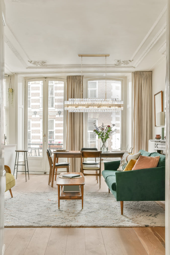 Crystorama Crystorama Hayes 16 Light Aged Brass Chandelier